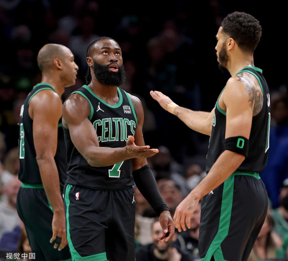 她沿袭着一 她沿袭着一